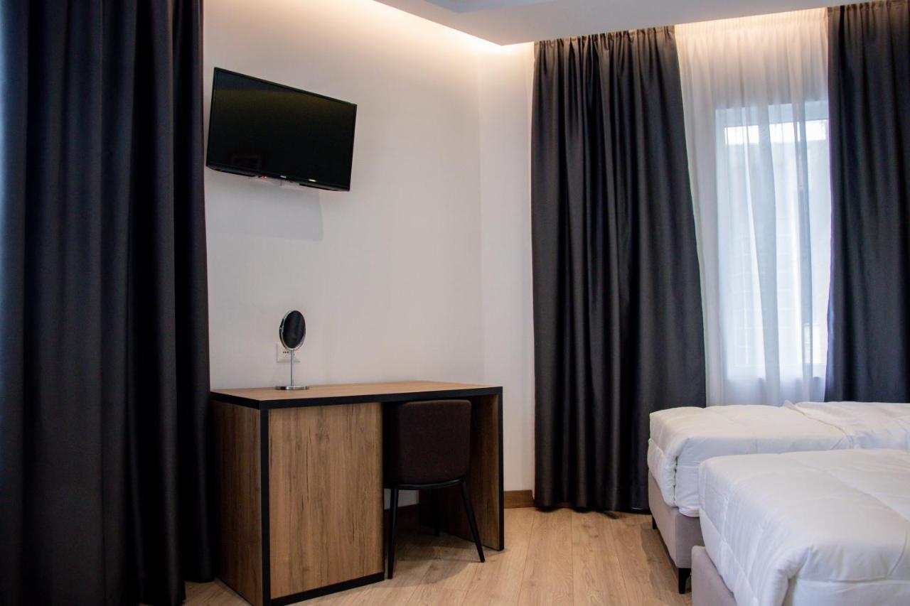 Hotel Blini Shkodër Esterno foto