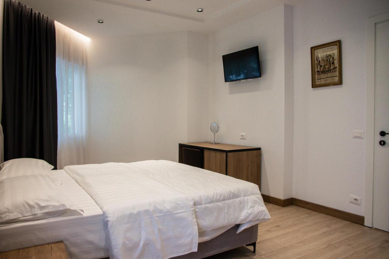 Hotel Blini Shkodër Esterno foto