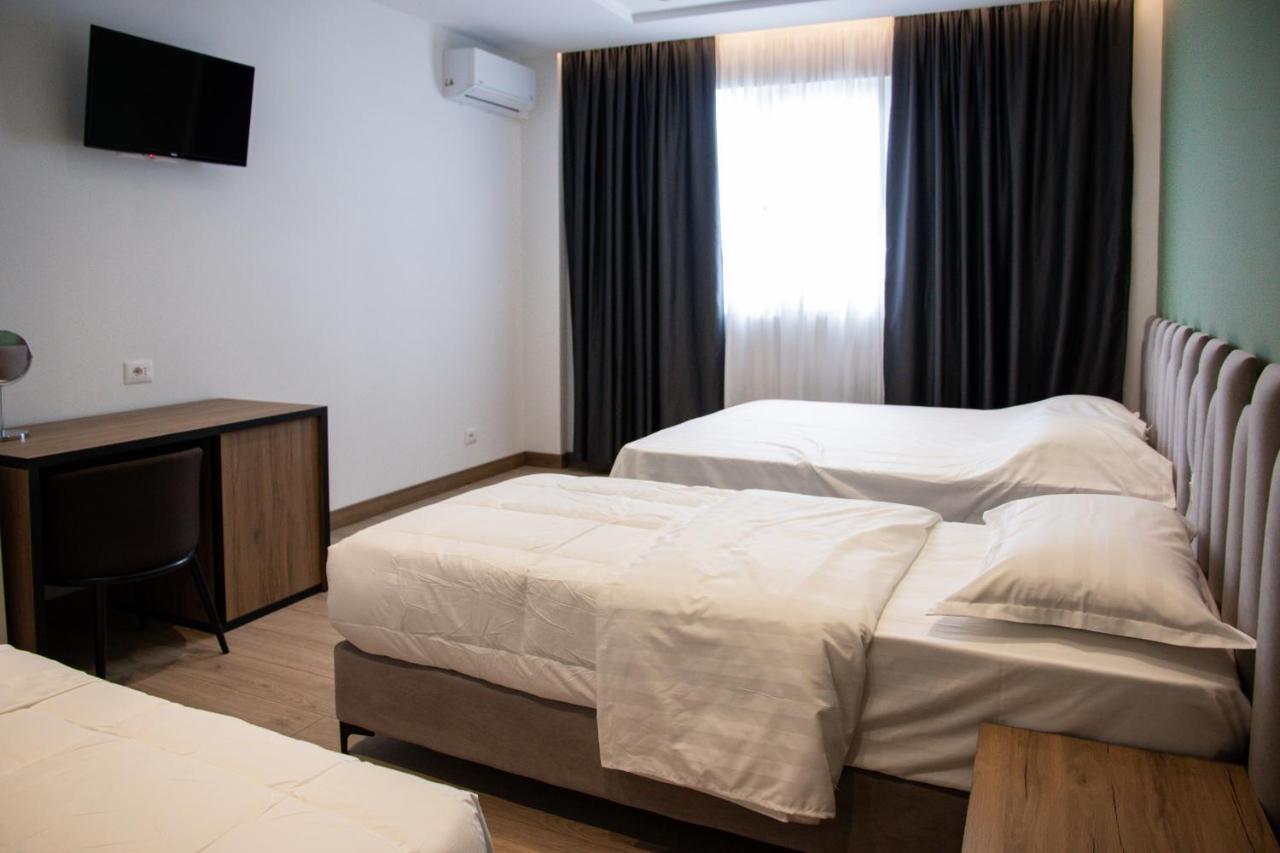 Hotel Blini Shkodër Esterno foto