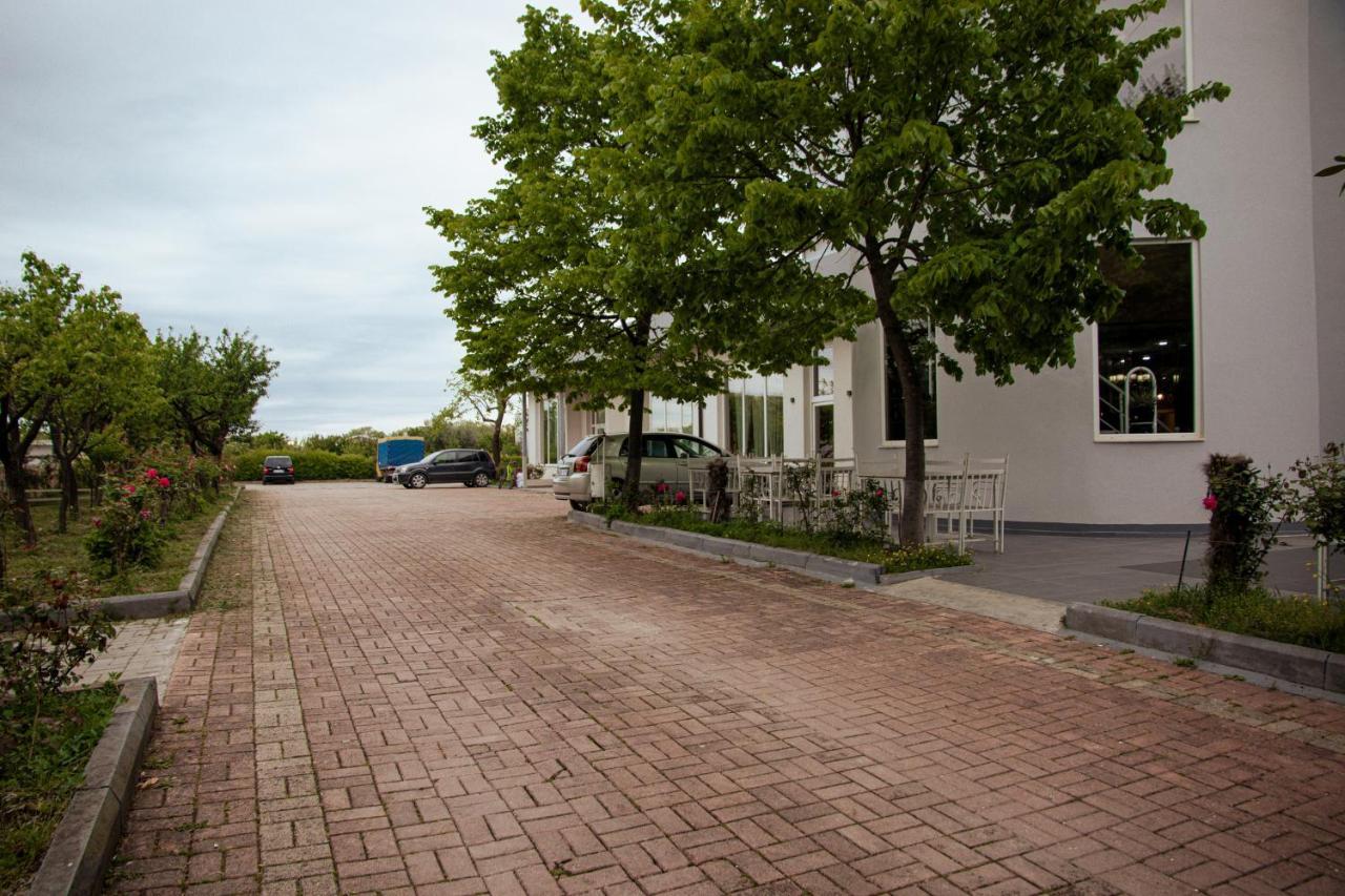 Hotel Blini Shkodër Esterno foto