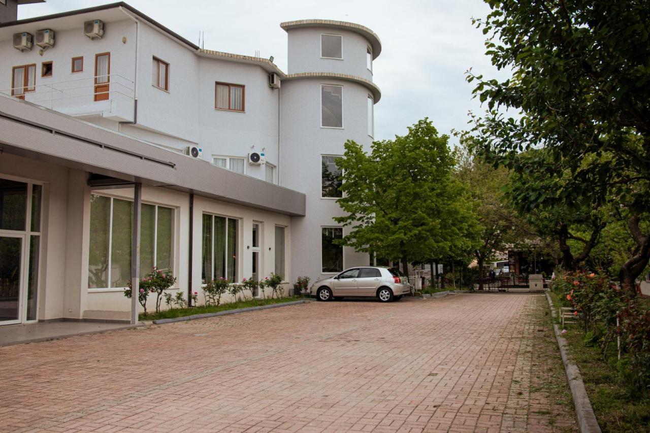 Hotel Blini Shkodër Esterno foto