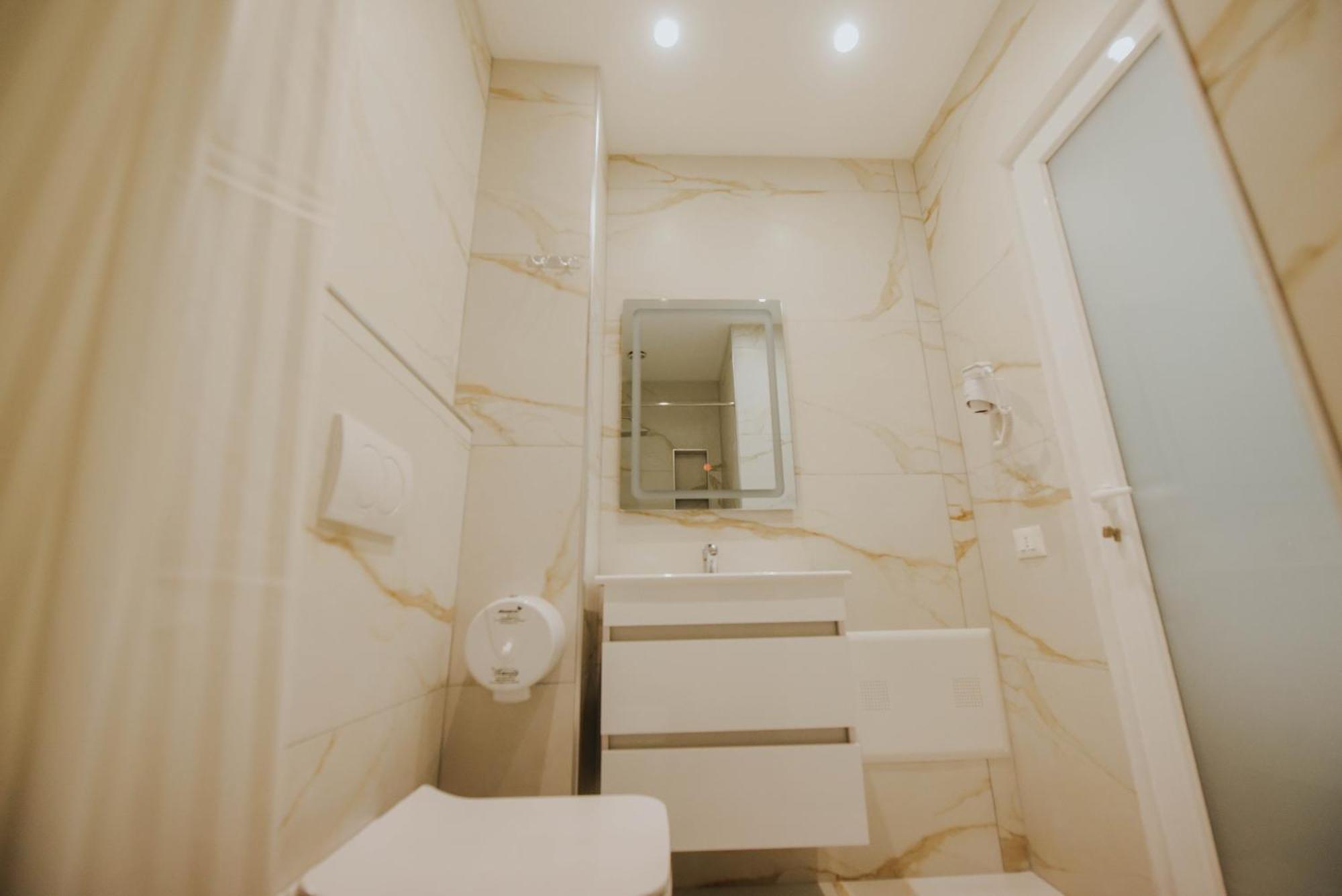 Hotel Blini Shkodër Esterno foto