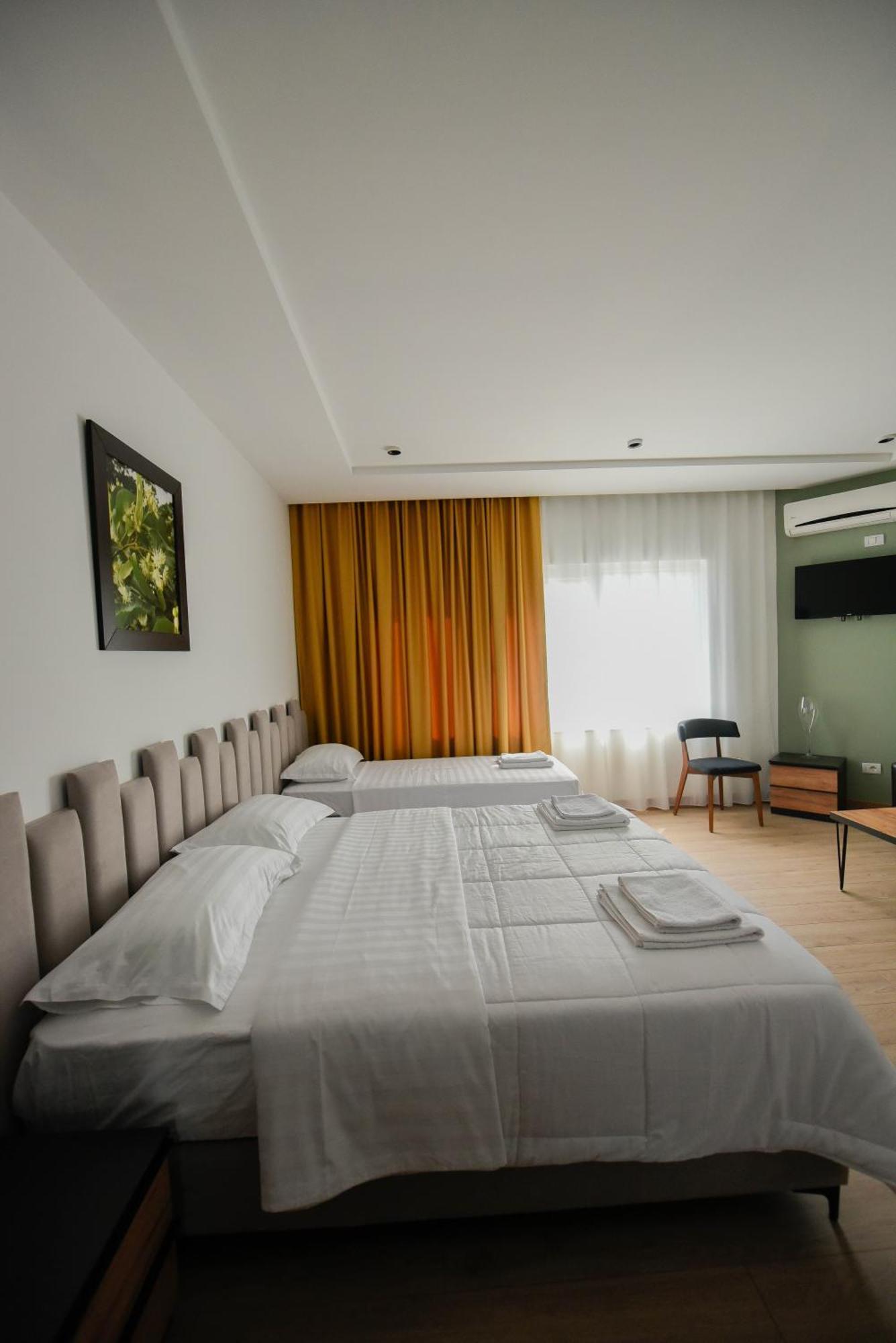 Hotel Blini Shkodër Esterno foto