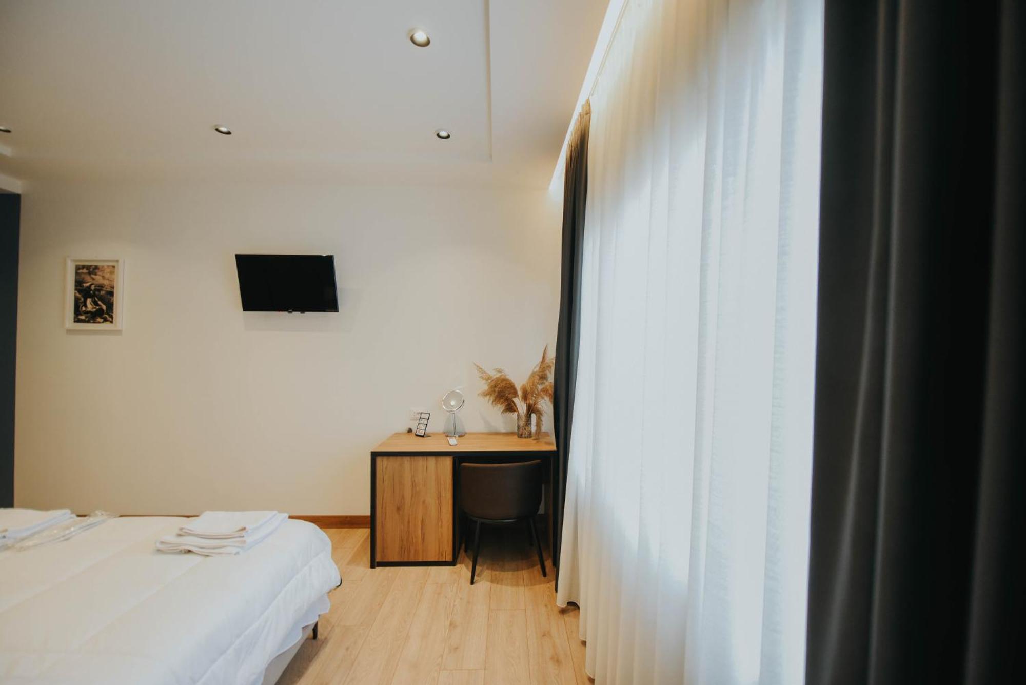 Hotel Blini Shkodër Esterno foto