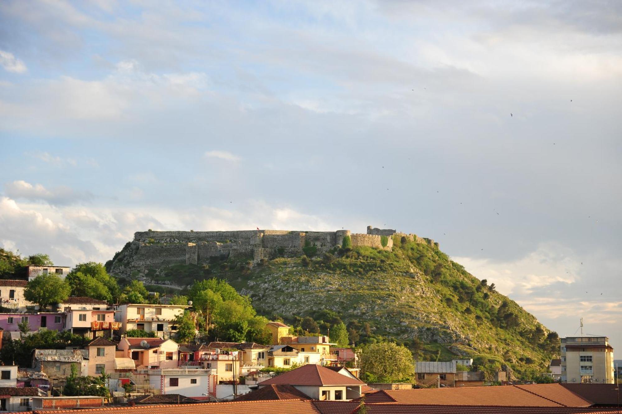 Hotel Blini Shkodër Esterno foto
